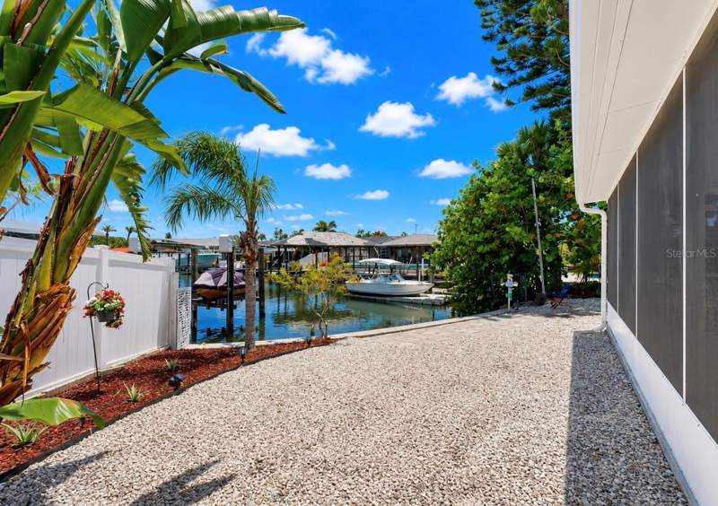 3 bedroom Single Family Residence at 6513 Abaco Drive, Apollo Beach Unit 08 A Resubdi, Apollo Beach — photo 4