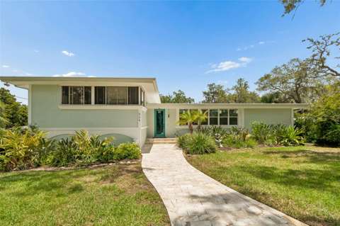 904 Bayshore Drive, waterfront for sale in Tarpon Springs