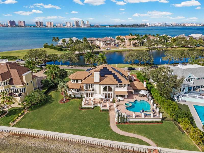 5 bedroom Single Family Residence at 429 St Andrews Drive, Belleview Island Sub, Belleair — photo 2