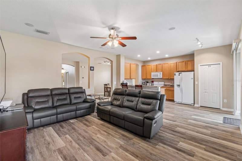 3 bedroom Single Family Residence at 211 Fairmont Drive, Villages At Avalon Ph 1, Spring Hill — photo 4