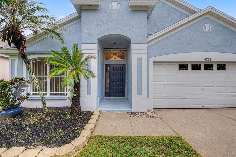 4 bedroom Single Family Residence at 6222 Crickethollow Drive, Bloomingdale Ridge, Riverview — photo 2