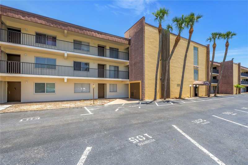 2 bedroom Condominium at 4435 1st Street #104, Placido Gardens, St Petersburg — photo 1