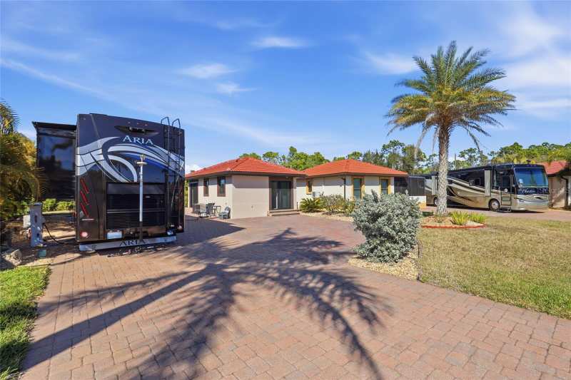 1 bedroom Single Family Residence at 14100 Myakka Avenue #26, Myakka River Motorcoach Residence, Port Charlotte — photo 1