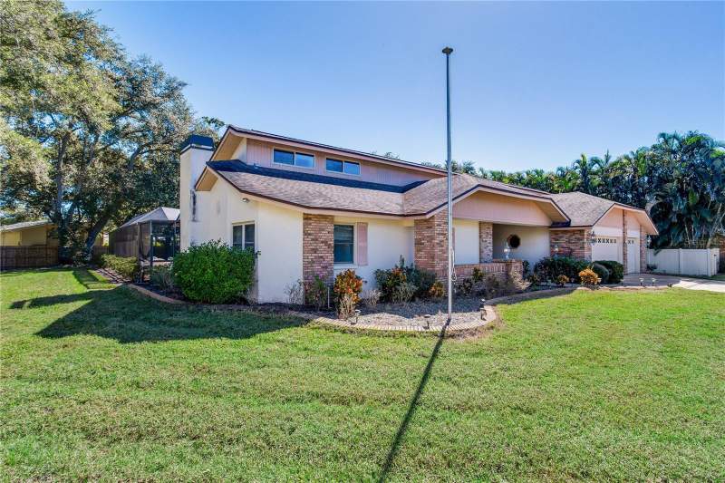 4 bedroom Single Family Residence at 10353 Barry Drive, Barry Estates, Largo — photo 4