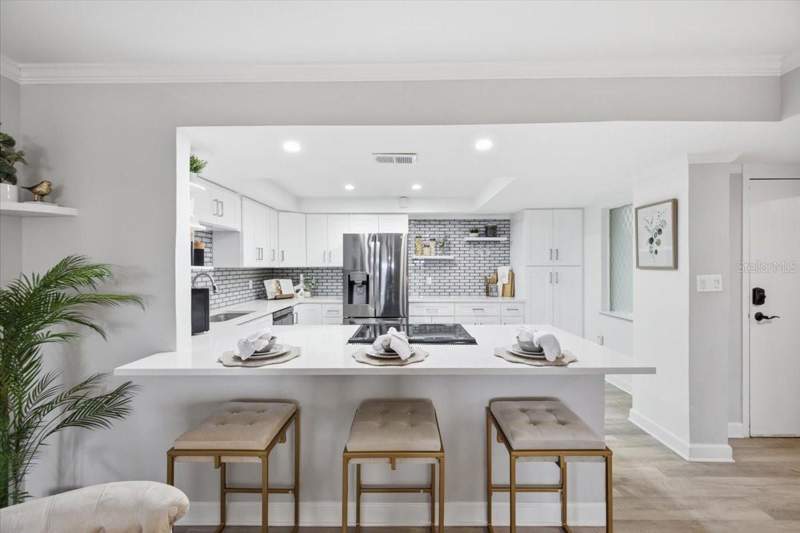 3 bedroom Condominium at 4908 38th Way #401, Moorings Of Maximo Condo, St Petersburg — photo 3