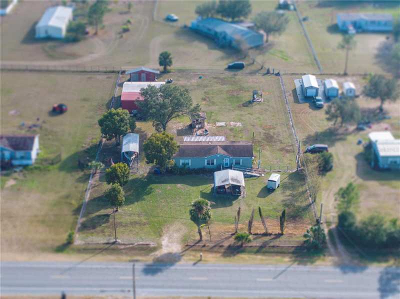 3 bedroom Manufactured Home at 11404 Lithia Pinecrest Road, Hunters Hill Rep, Lithia — photo 1