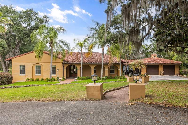 4 bedroom Single Family Residence at 1909 COUNTRY CLUB DRIVE, UNINCORPORATED, EUSTIS — photo 2