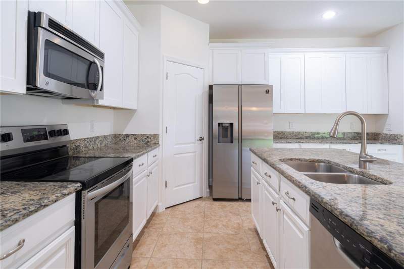 6 bedroom Single Family Residence at 15663 Signature Drive, Signature Lakes Ph 2, Winter Garden — photo 4