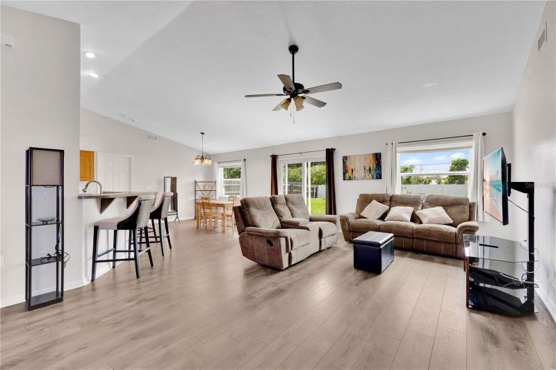 3 bedroom Single Family Residence at 6315 HAMPTON POINTE CIRCLE, HAMPTON POINTE, LAKELAND — photo 3