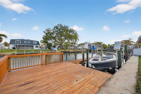 8711 Bay Crest Lane, Tampa FL - photo 24 of 42