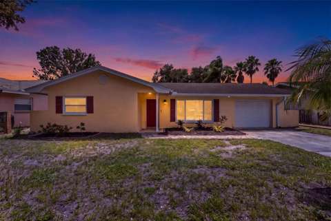 1707 Hibiscus Circle N, home for sale in Oldsmar 34677