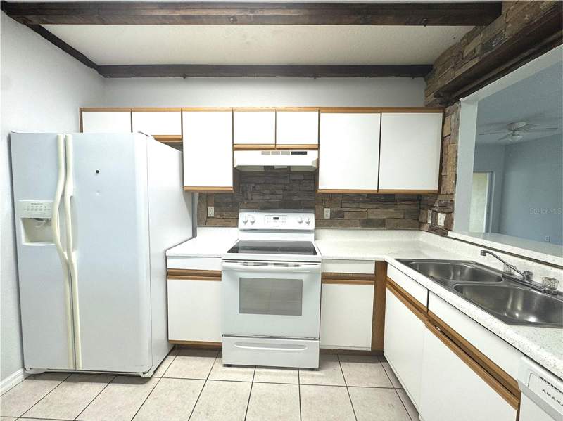 3 bedroom Condominium at 9621 Lakedale Way #202, Villages Of Bloomingdale Condo, Riverview — photo 3
