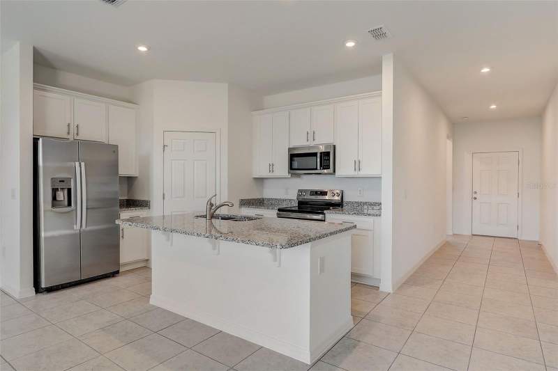 3 bedroom Single Family Residence at 9221 Harris Hawk Drive, Silver Lake Pointe, Leesburg — photo 3