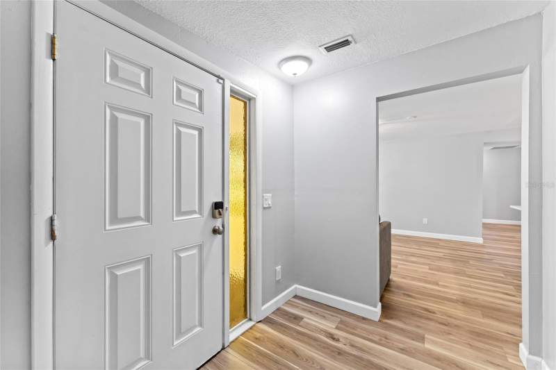 5 bedroom Single Family Residence at 1127 Wyatt Street, Barnes Sub, Clearwater — photo 3