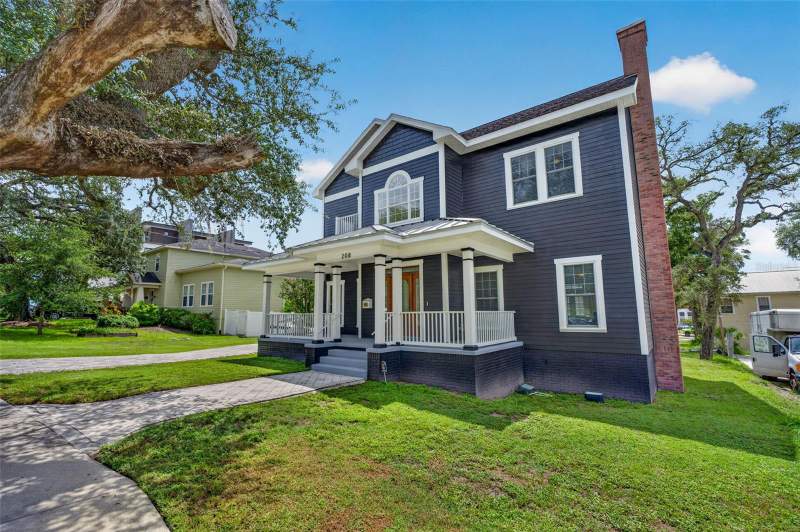 4 bedroom Single Family Residence at 208 W Ross Avenue, Highland Park 1st Add, Tampa — photo 3
