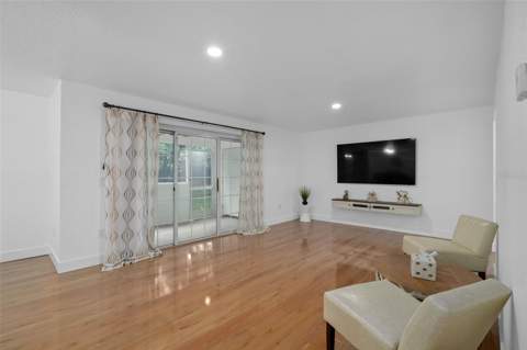 4190 Versailles Drive #4190D, Orlando FL - photo 9 of 29