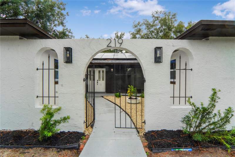 4 bedroom Single Family Residence at 219 Sheridan Avenue, Winsor Manor 1st Add, Longwood — photo 5