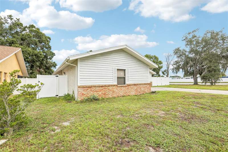 3 bedroom Single Family Residence at 700 13th Court, Moss Ridge, Largo — photo 2
