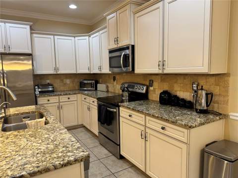 11048 Paradise Point Way, New Port Richey FL - photo 12 of 38