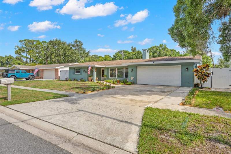 3 bedroom Single Family Residence at 2405 SUMMERLIN DRIVE, MORNINGSIDE ESTATES UNIT 6B, CLEARWATER — photo 2
