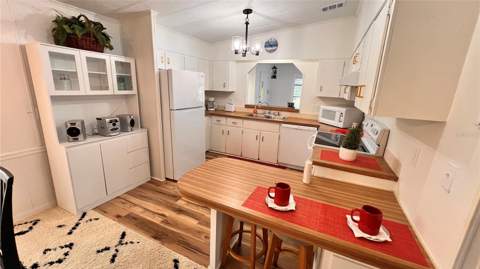 9303 Highpoint Boulevard, Brooksville FL - photo 10 of 38