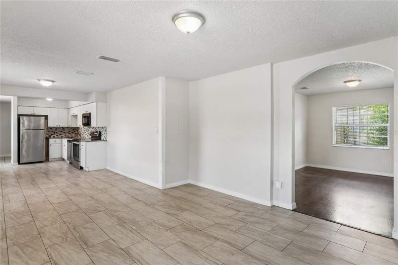 4 bedroom Single Family Residence at 9608 N 10th Street, Castle Heights Map, Tampa — photo 2