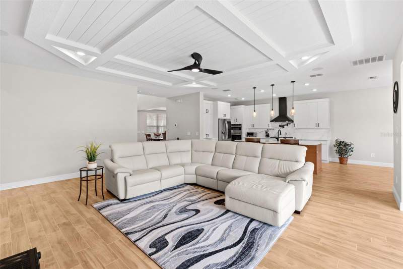 5 bedroom Single Family Residence at 1072 Pando Loop, Woodland Park Ph 8, Orlando — photo 3