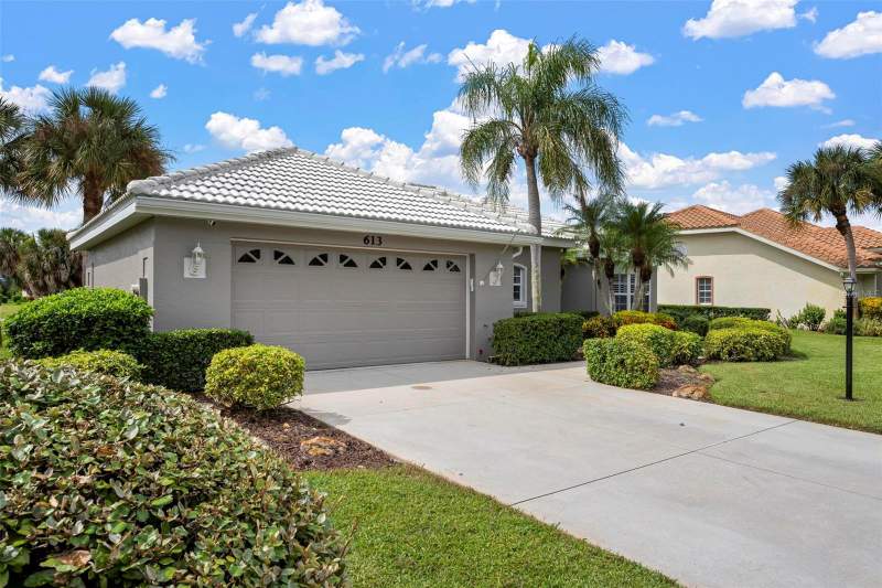3 bedroom Single Family Residence at 613 Khyber Lane, Governors Green, Venice — photo 5