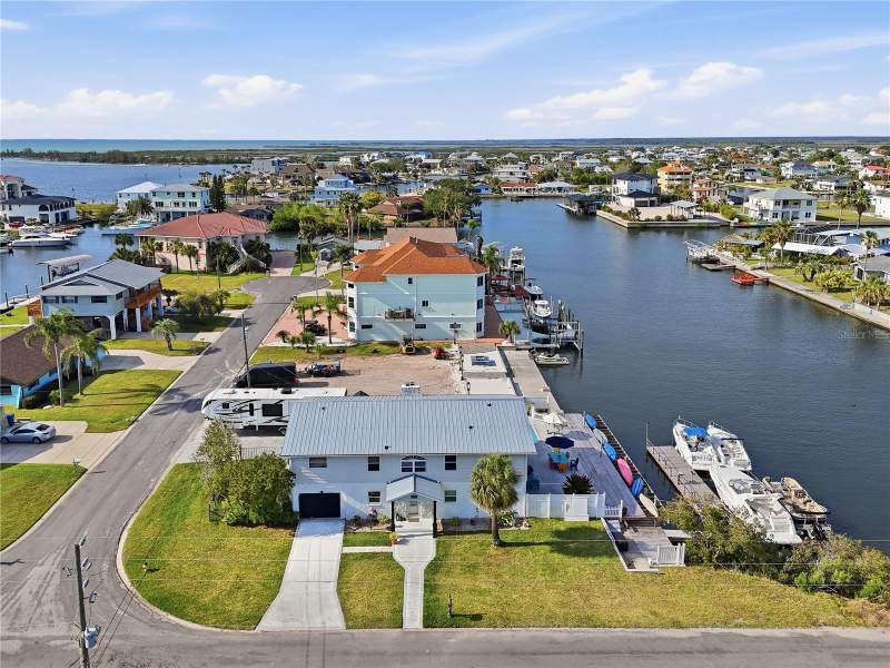 5 bedroom Single Family Residence at 3173 Gulfview Drive, Hernando Beach, Hernando Beach — photo 3