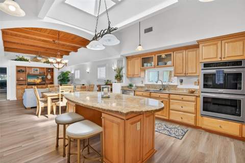 831 Mandalay Avenue, Clearwater Beach FL - photo 15 of 61