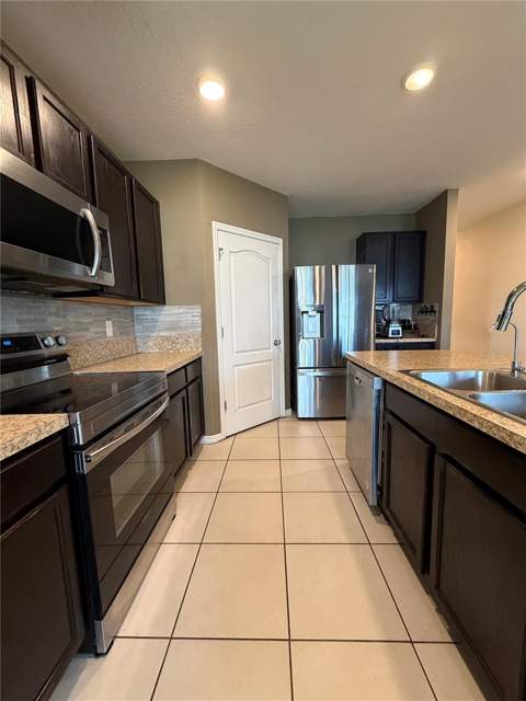 1876 Cassidy Knoll Drive, Kissimmee FL - photo 7 of 44