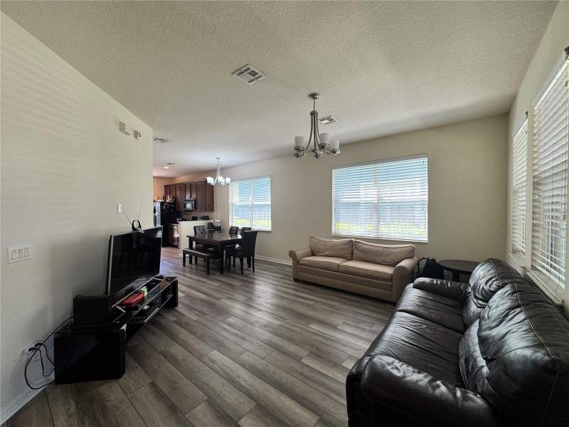 4 bedroom Townhouse at 8484 Leeland Archer Boulevard, Newbury Park, Orlando — photo 4