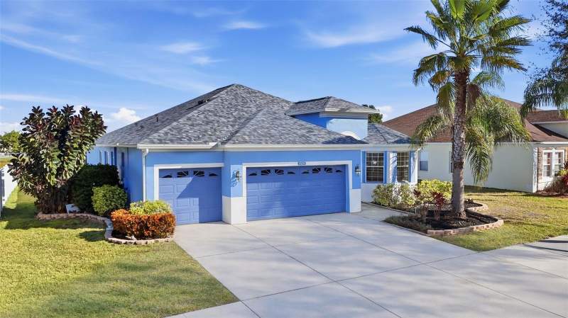 4 bedroom Single Family Residence at 13230 Graham Yarden Drive, South Fork Unit 9, Riverview — photo 2