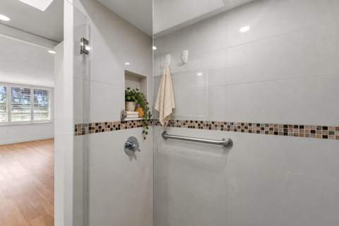 1001 Pearce Drive #302, Clearwater FL - photo 12 of 36