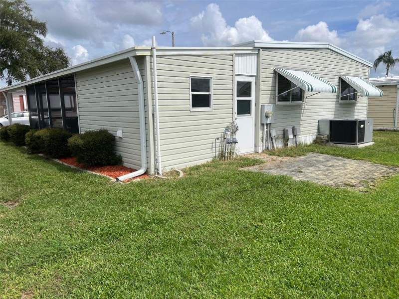 2 bedroom Manufactured Home at 529 Needle Palm Street, Largo, Largo — photo 4