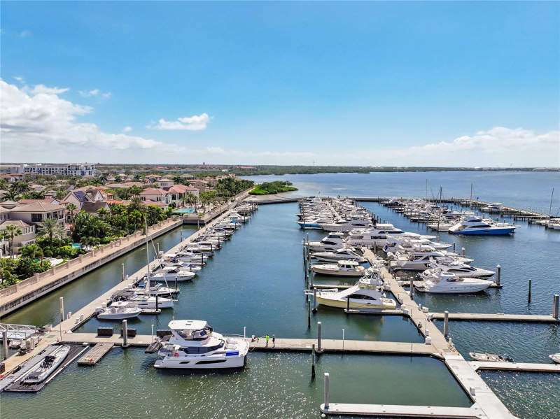 3 bedroom Condominium at 5823 Bowen Daniel Drive #902, Castillo At Westshore Yacht Cl, Tampa — photo 3