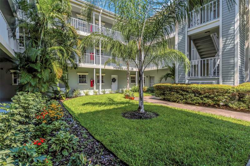 Country Lakes I Condo