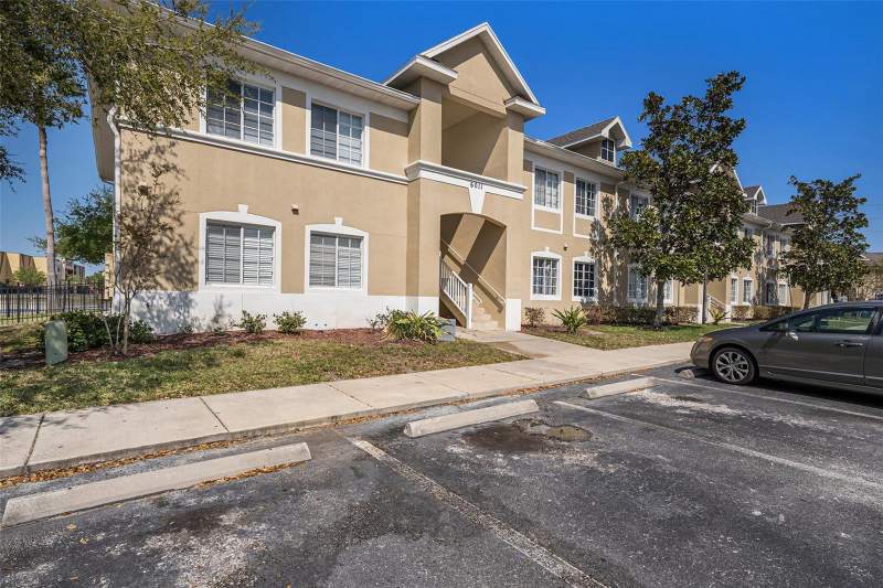 3 bedroom Condominium at 6011 Skydale Way #101, Villages Of Bloomingdale Condo, Riverview — photo 2