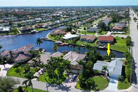 4800 SW 12Th Place, waterfront for sale in Cape Coral