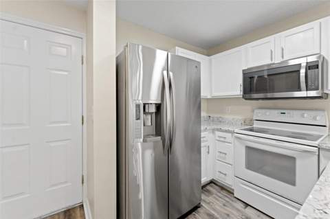 8421 Edgewater Place Boulevard, Tampa FL - photo 6 of 31