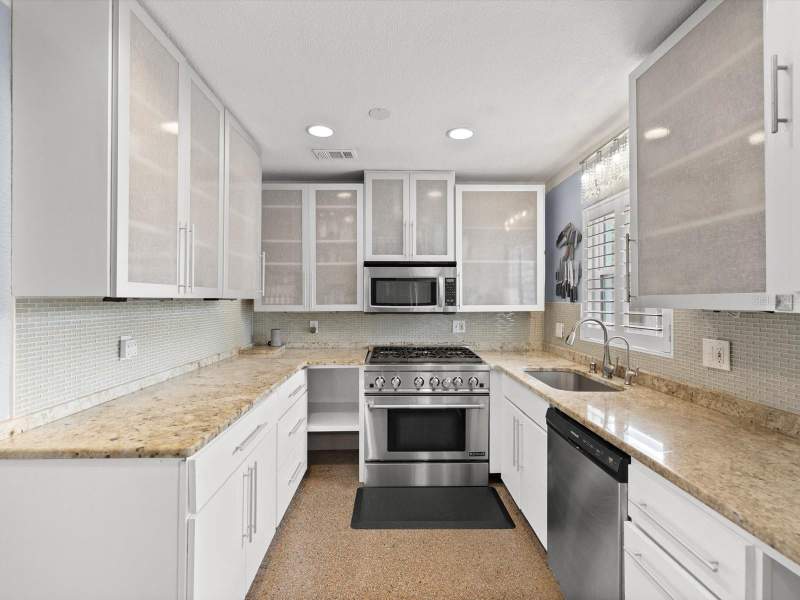 3 bedroom Single Family Residence at 2375 N 81st Street, Jungle Terrace Sec A, St Petersburg — photo 5