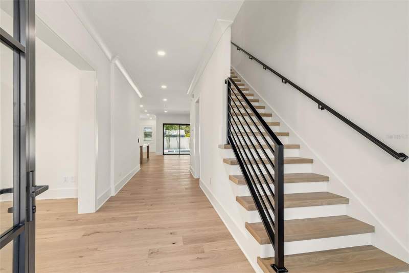 6 bedroom Single Family Residence at 3605 W Kensington Avenue, Bel Mar Rev Unit 7, Tampa — photo 4