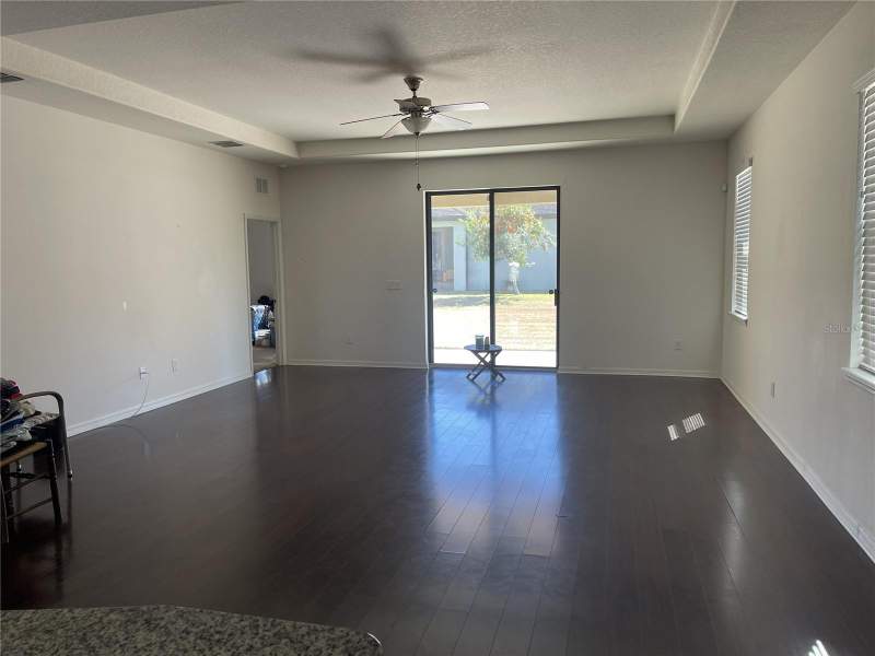 3 bedroom Single Family Residence at 12433 Ballentrae Forest Drive, Ballentrae Sub Ph 1, Riverview — photo 4