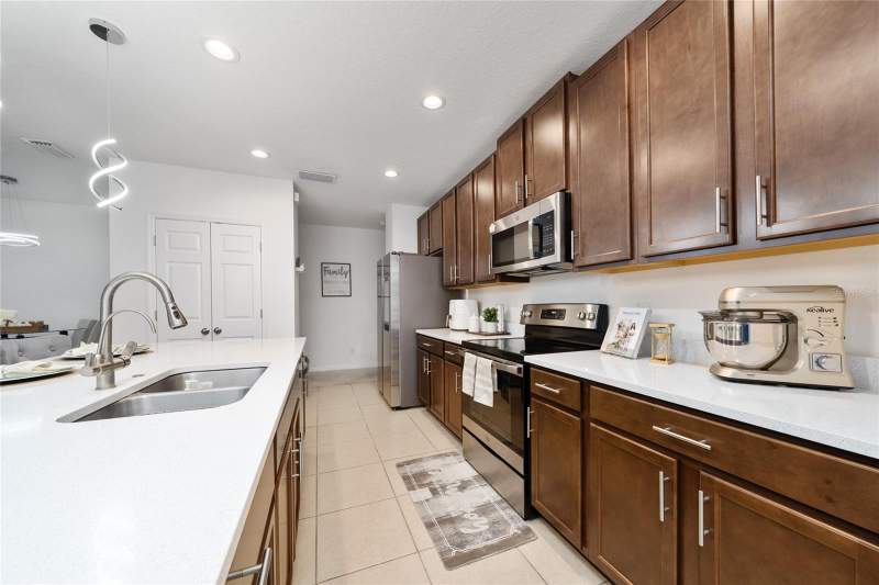 4 bedroom Single Family Residence at 669 Jupiter Beach Road, Preserve/Sunrise Ph 3, Groveland — photo 3
