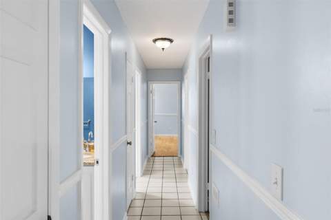 7002 Applewood Court, Tampa FL - photo 23 of 66