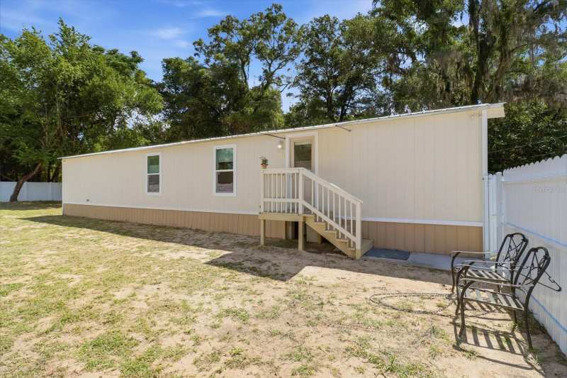 2 bedroom Manufactured Home at 6403 W Tangerine Lane, Crystal Heights Dev Co Sec 02, Crystal River — photo 1