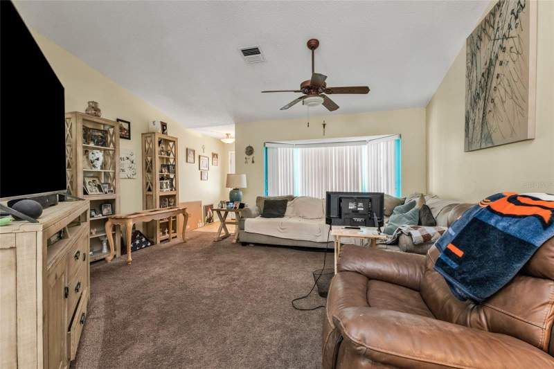 2 bedroom Single Family Residence at 9261 Steubenville Avenue, Port Charlotte Sec 084, Englewood — photo 3