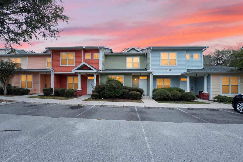 3 bedroom Condominium at 1567 NW 29th Road #3, Eagle Trace Twnhms A&B, Gainesville — photo 2