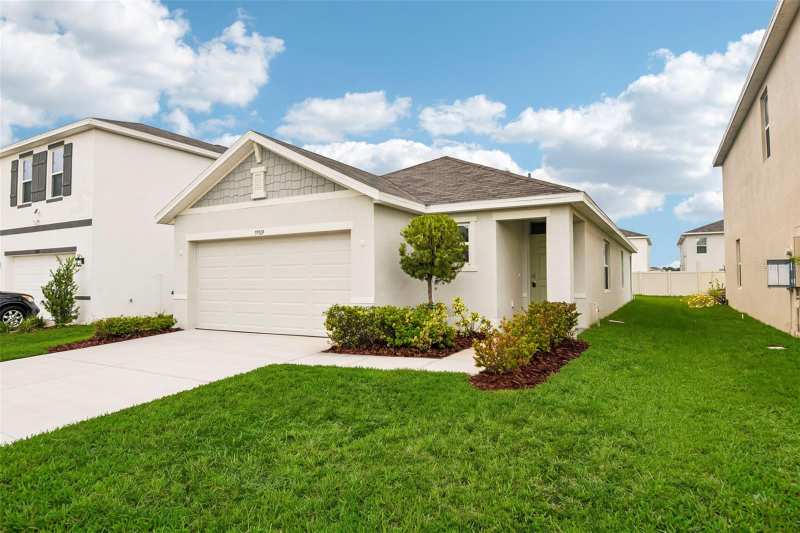 3 bedroom Single Family Residence at 33319 Darley Dale Trail, Avalon Park West-North Ph 2 4 5, Wesley Chapel — photo 1