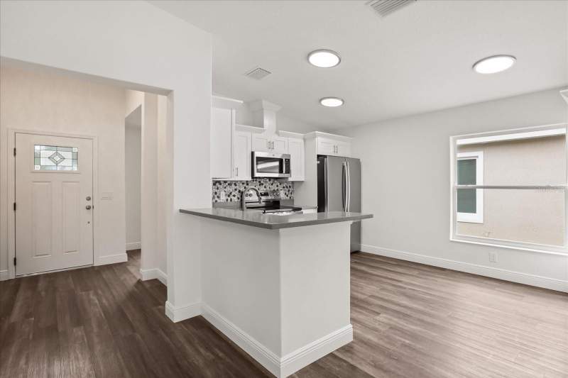 4 bedroom Single Family Residence at 706 Beecher Street, Leesburg W C Wilkins 06, Leesburg — photo 3